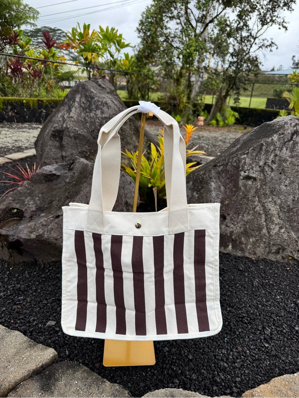 Henri Bendel NWT CHenri Bendel Canvas A-List Tote GWP Brown Stripe Logo Tote Bag - Picture 3 of 8